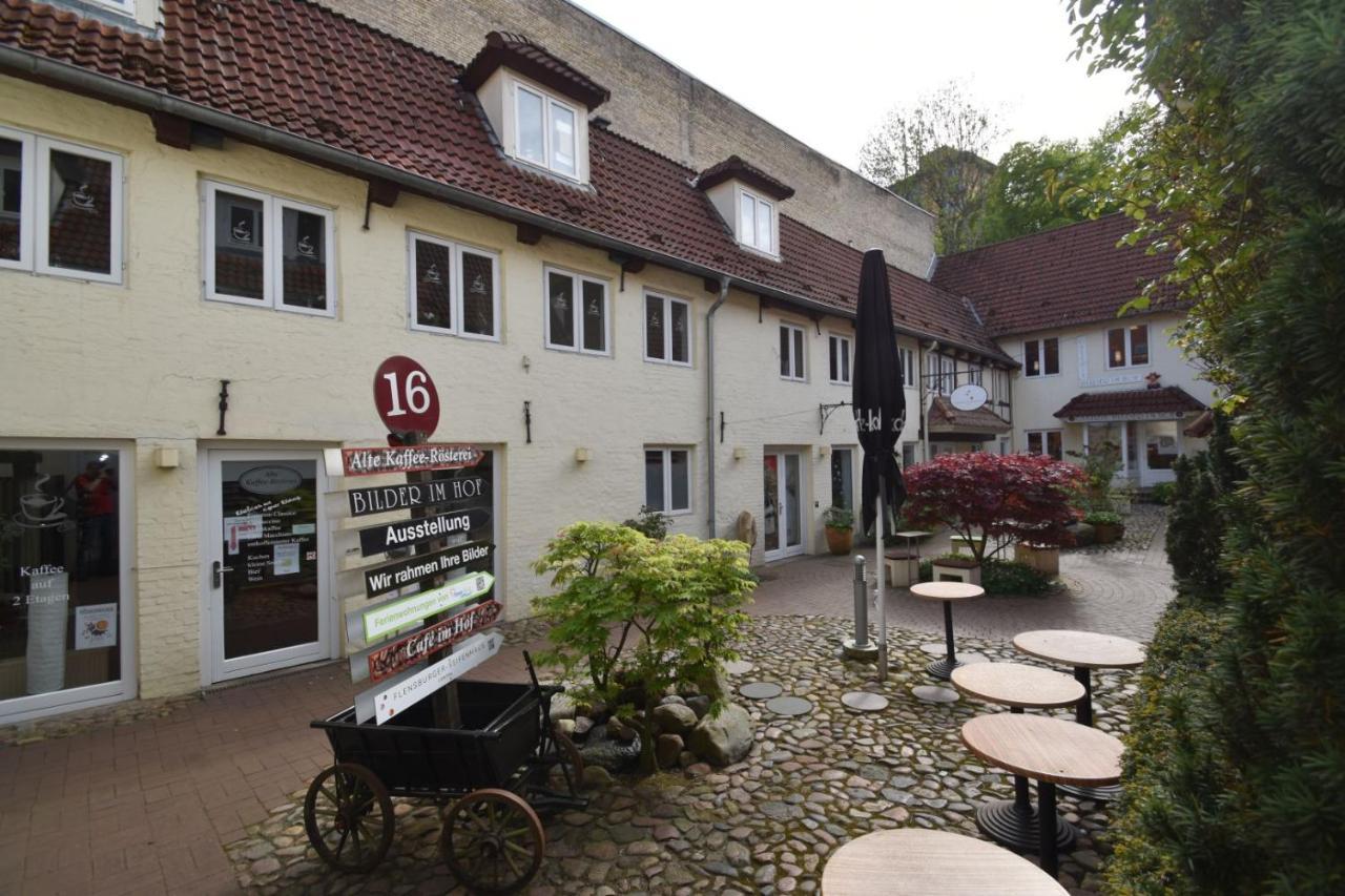 Fewo1846 - Lille Petuhtante II - Elegante Vintage-Wohnung Mit 2 Schlafzimmern Flensburg Bagian luar foto